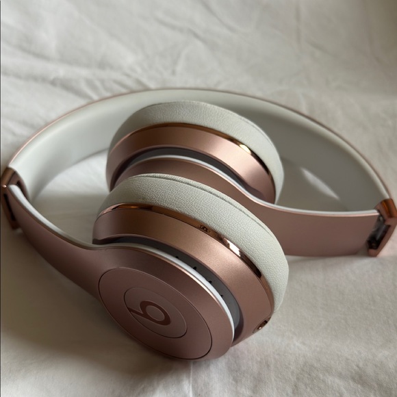 Rose gold Beats Solo Wireless
